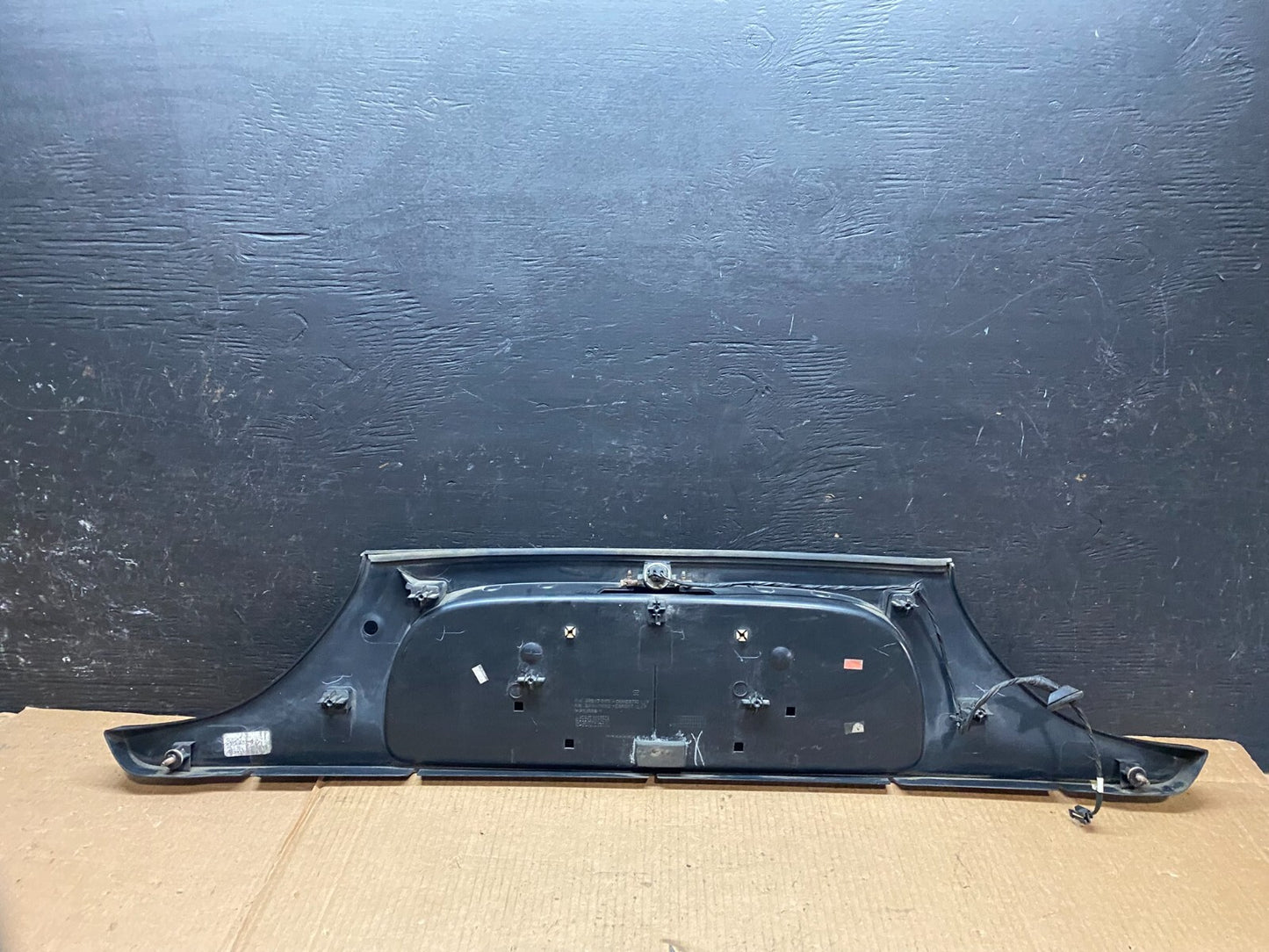 1999 to 2004 Oldsmobile Alero Trunk Lid License Plate Panel G3242 DG15