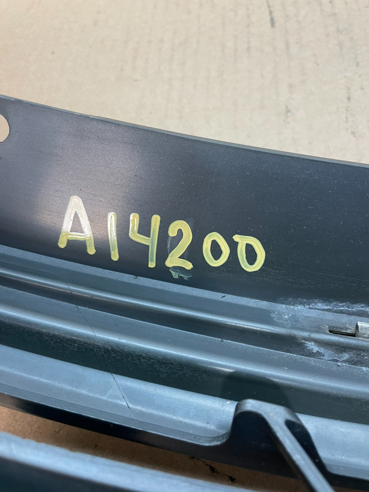2010 to 2012 Nissan Versa Hatchback Front Upper Grill Grille ai4200 DG5