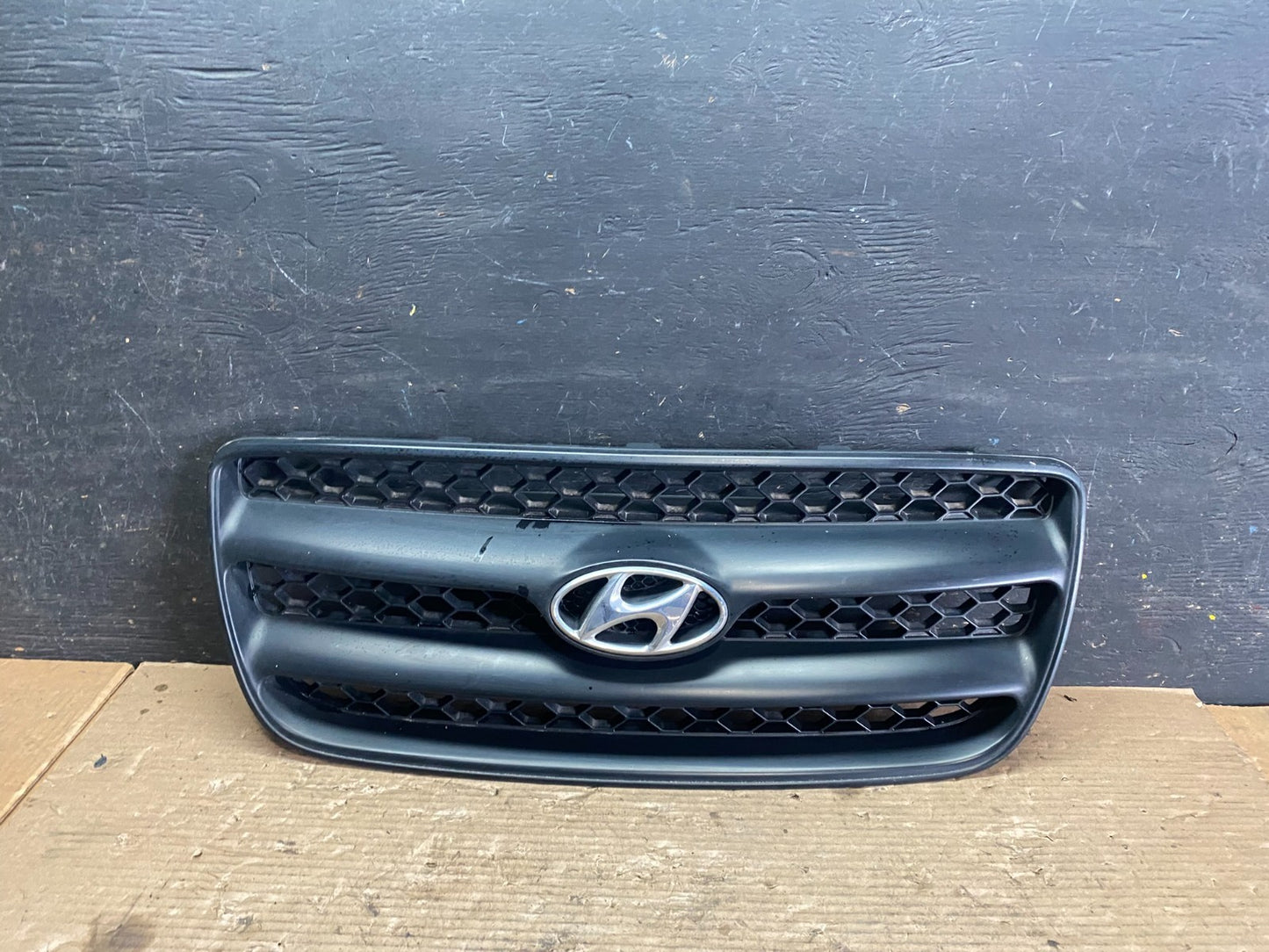 2007 to 2009 Hyundai Santa Fe Front Upper Grill Grille OEM S5781 DG0