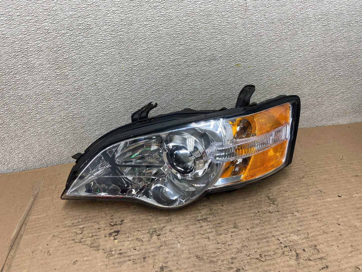 2006 to 2007 Subaru Legacy Left Driver LH Side Headlight AA9642 DW0