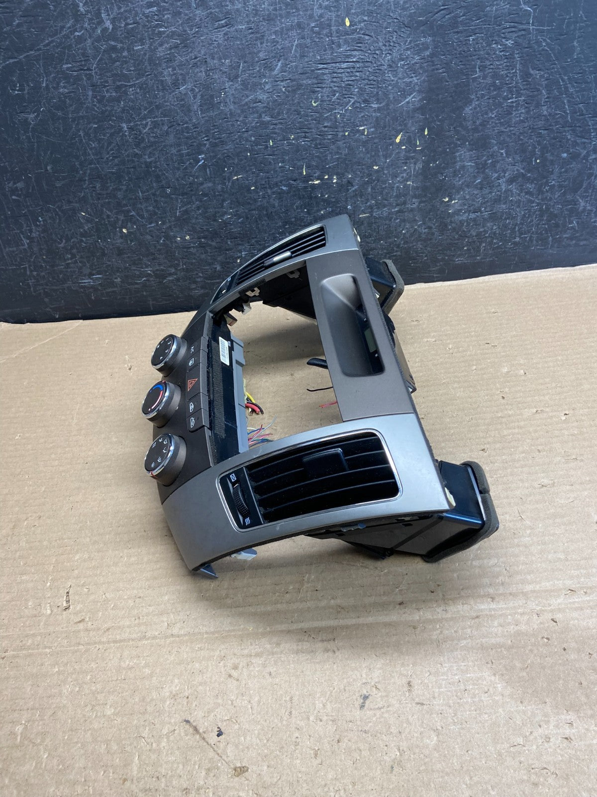 2009 - 2010 Hyundai Sonata Center Radio Climate Control Air Vent Bezel AH3556 DG2