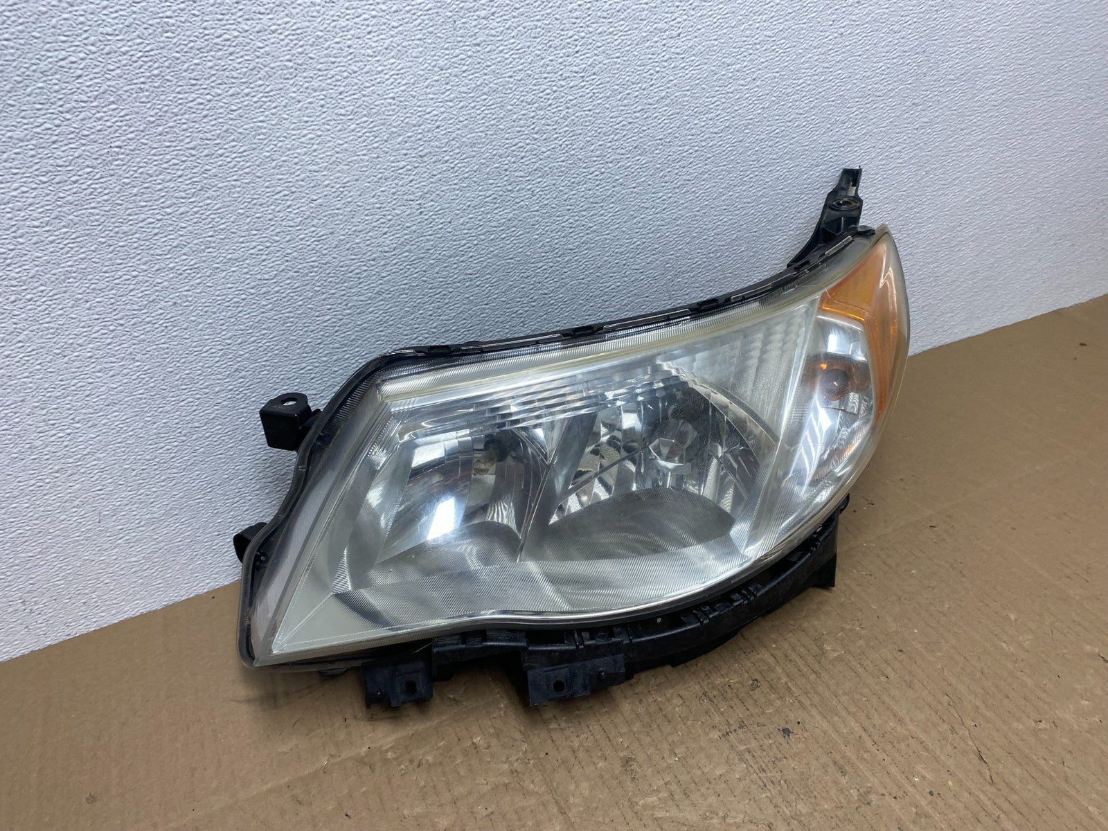 2009-2013 Subaru Forester Left Driver LH Halogen Headlight AB8211 DW2