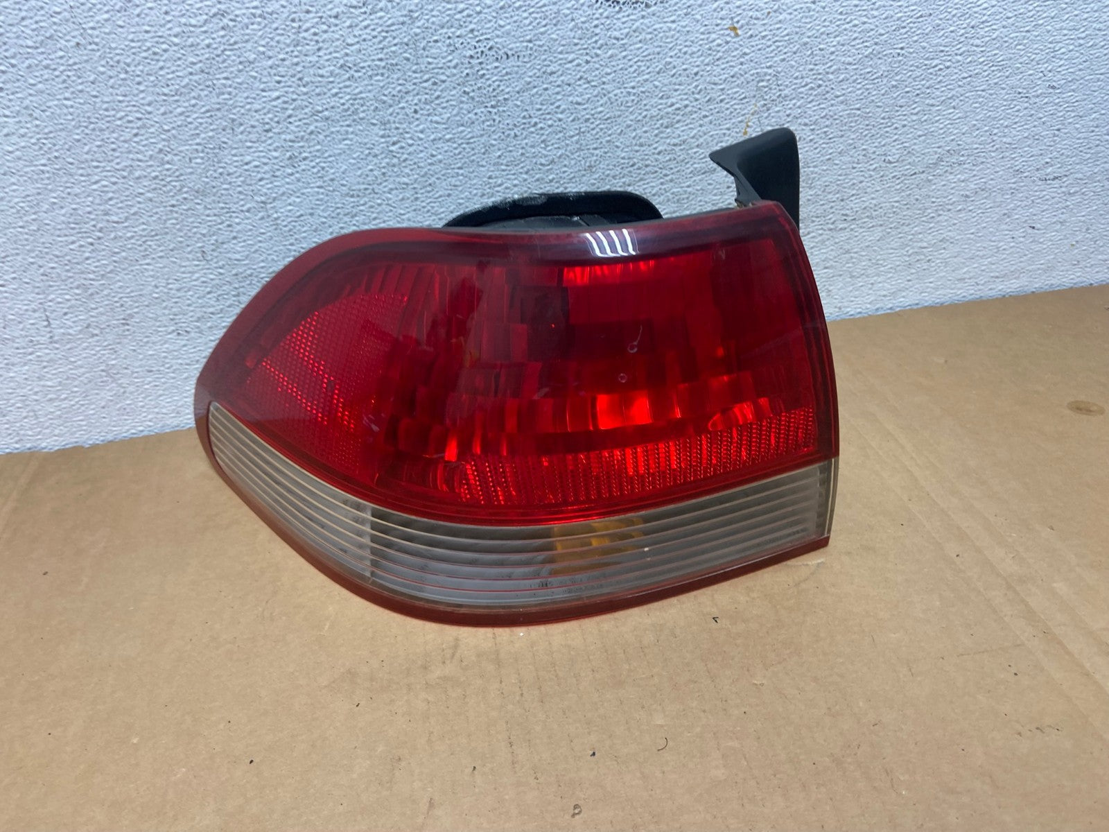 2001 to 2002 Honda Accord Sedan 4door Left Driver LH Tail Light AD2579 LK0