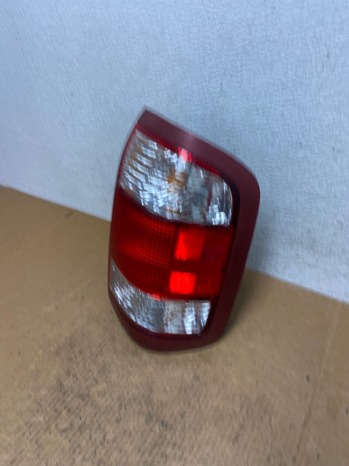 1999 to 2004 Nissan Pathfinder Right Passenger Rh Side Tail light AE0204 LK1