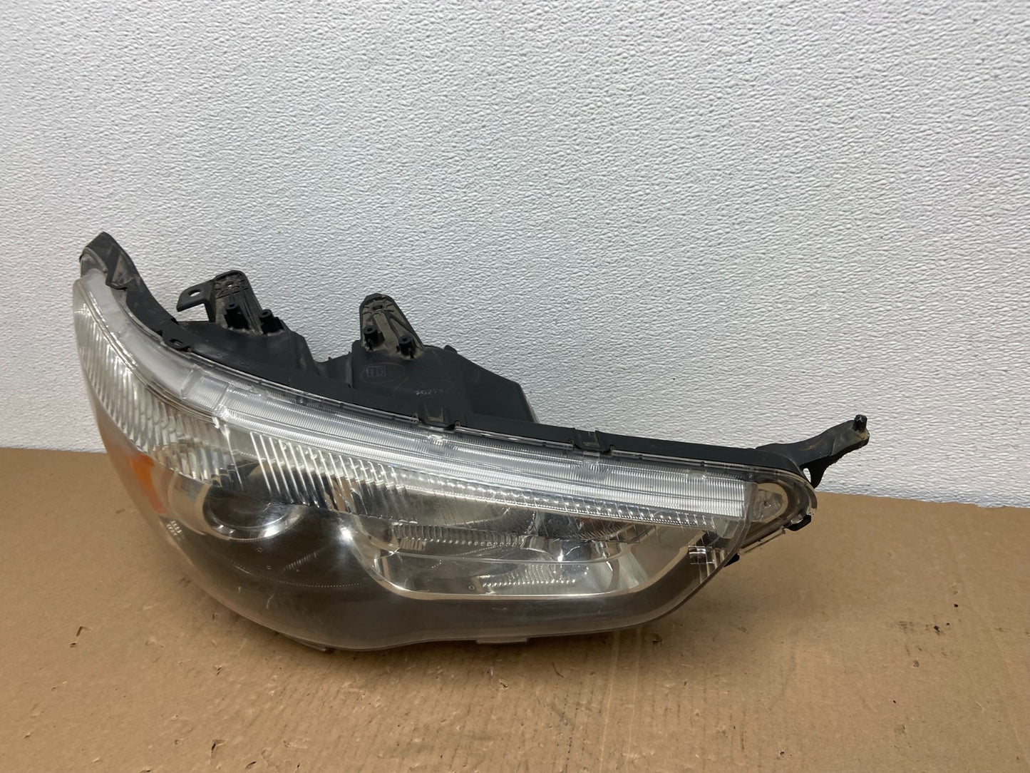 2010 to 2018 Mitsubishi ASX Right Passenger RH Halogen Headlight Oem AB6539 DG1