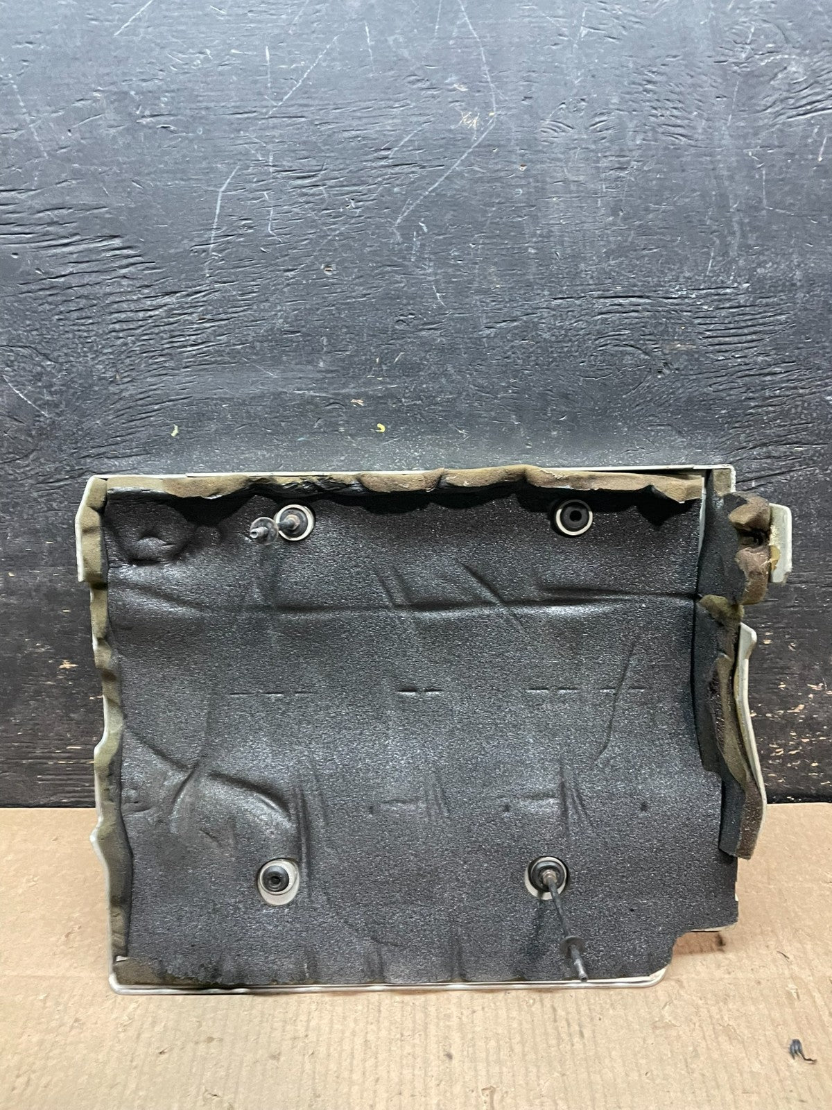 1996 1997 1998 Cadillac Deville Engine Cover OEM X9701 DG5