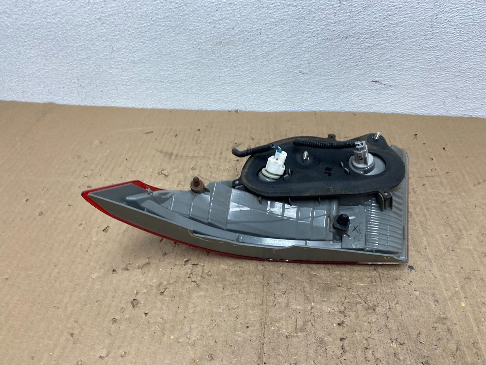 2009 to 2012 Toyota Venza Right Passenger RH Side Inner Tail Light OEM AC0138 DG7