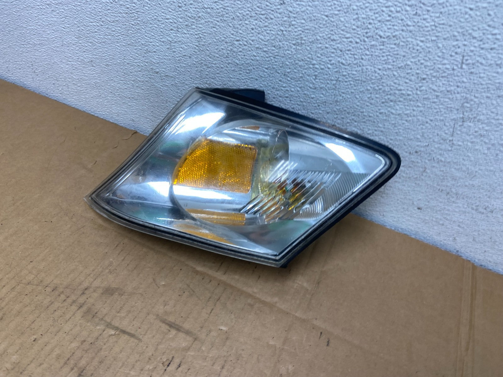 2002 to 2003 Mazda MPV Left Driver Side Turn Signal AC7548 DW1