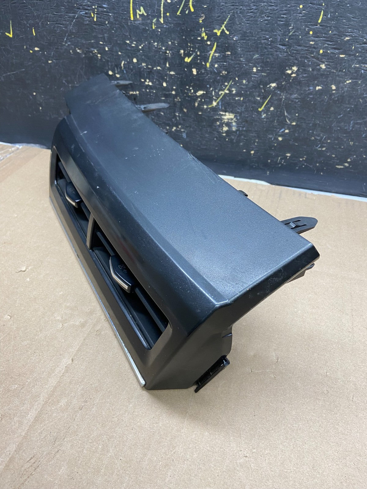 2015 2016 2017 Toyota Prius V Center Dash A/C Air Vents With Trim AB1851 DG2