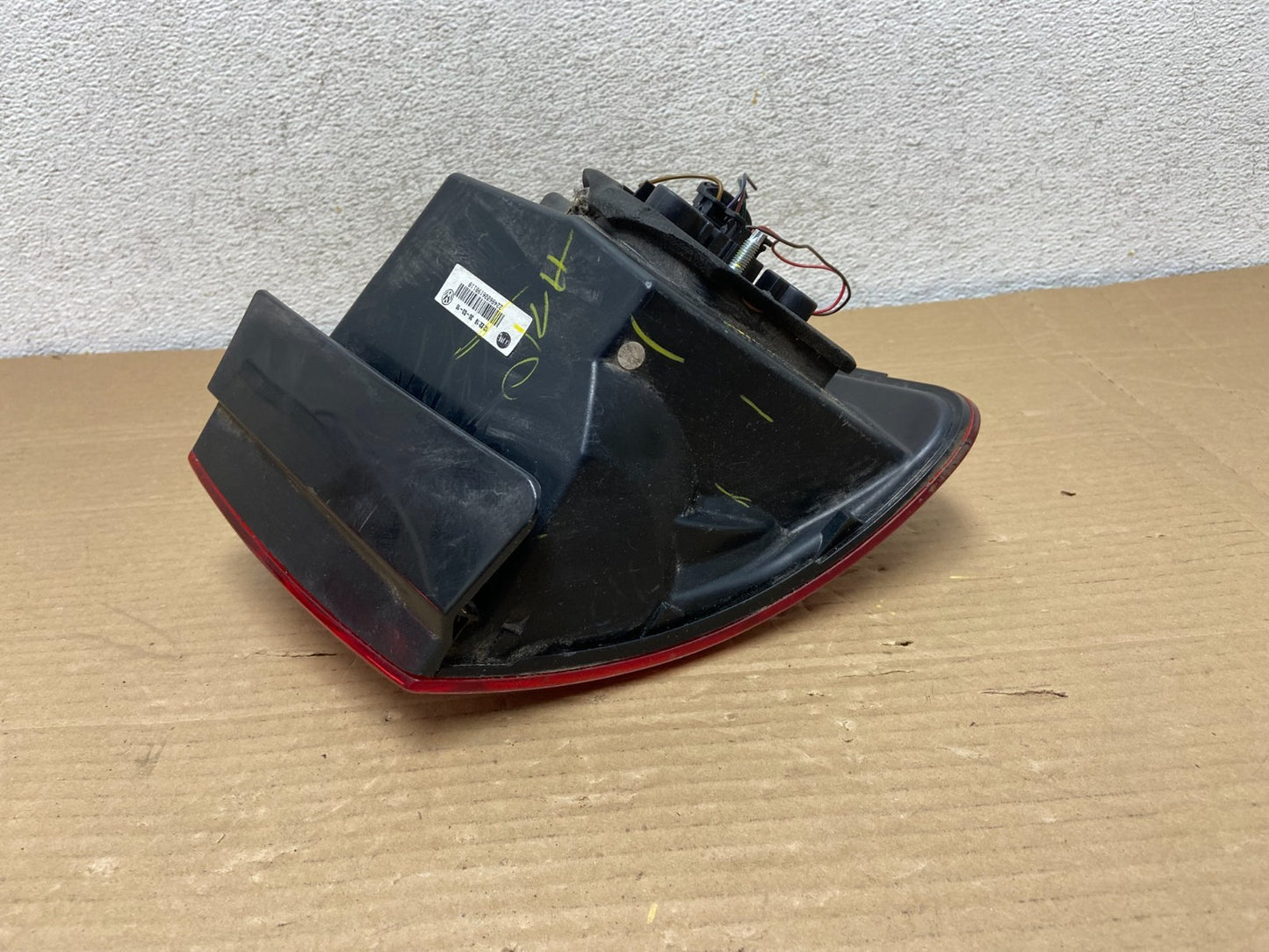 2008 2009 2010 Volkswagen Jetta Right Passenger RH Side Tail Light AG8929 DW4