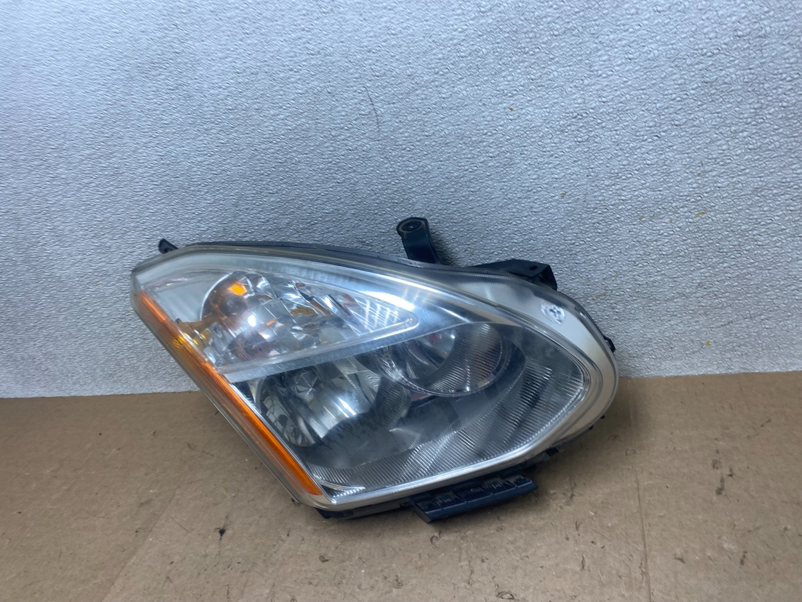 2009-2013 Nissan Rogue Right Passenger Xenon HID Headlight OEM W9073 DW1