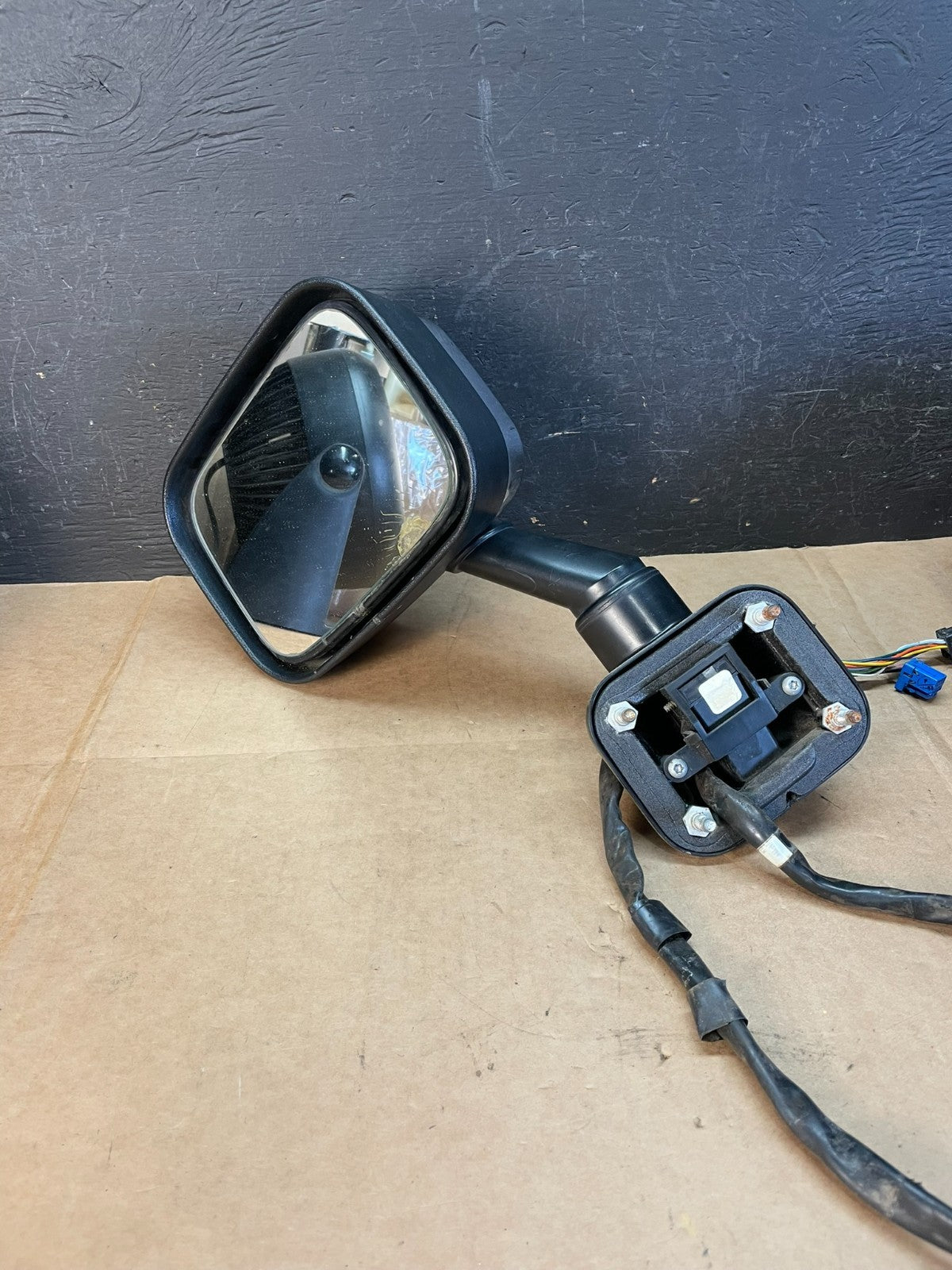 2003 to 2005 Hummer H2 Front Left Driver LH View Door Mirror ae0932 DG2