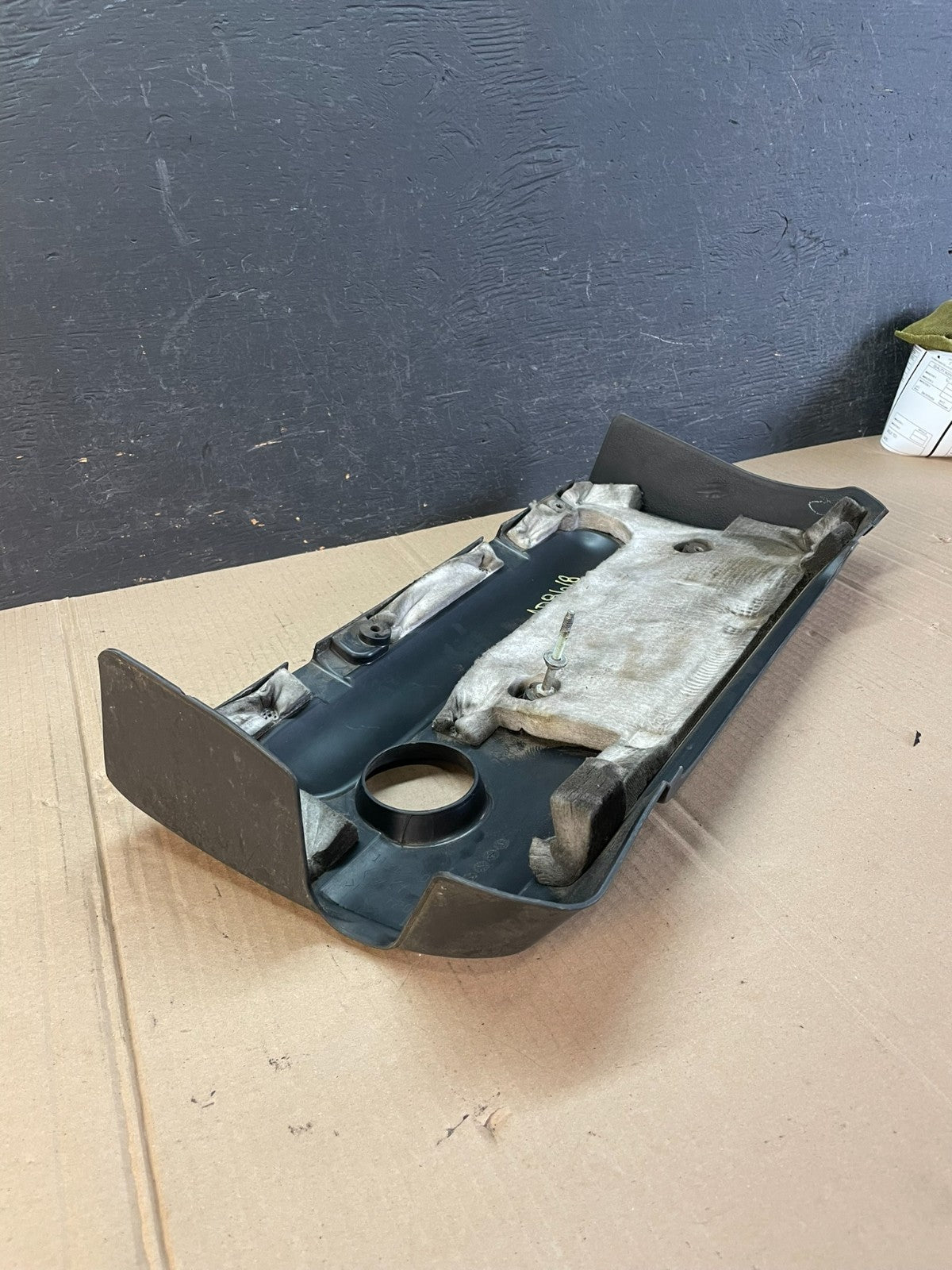 2005 to 2008 Toyota Corolla Matrix 1.8L Motor Engine Cover AD8618 DG3