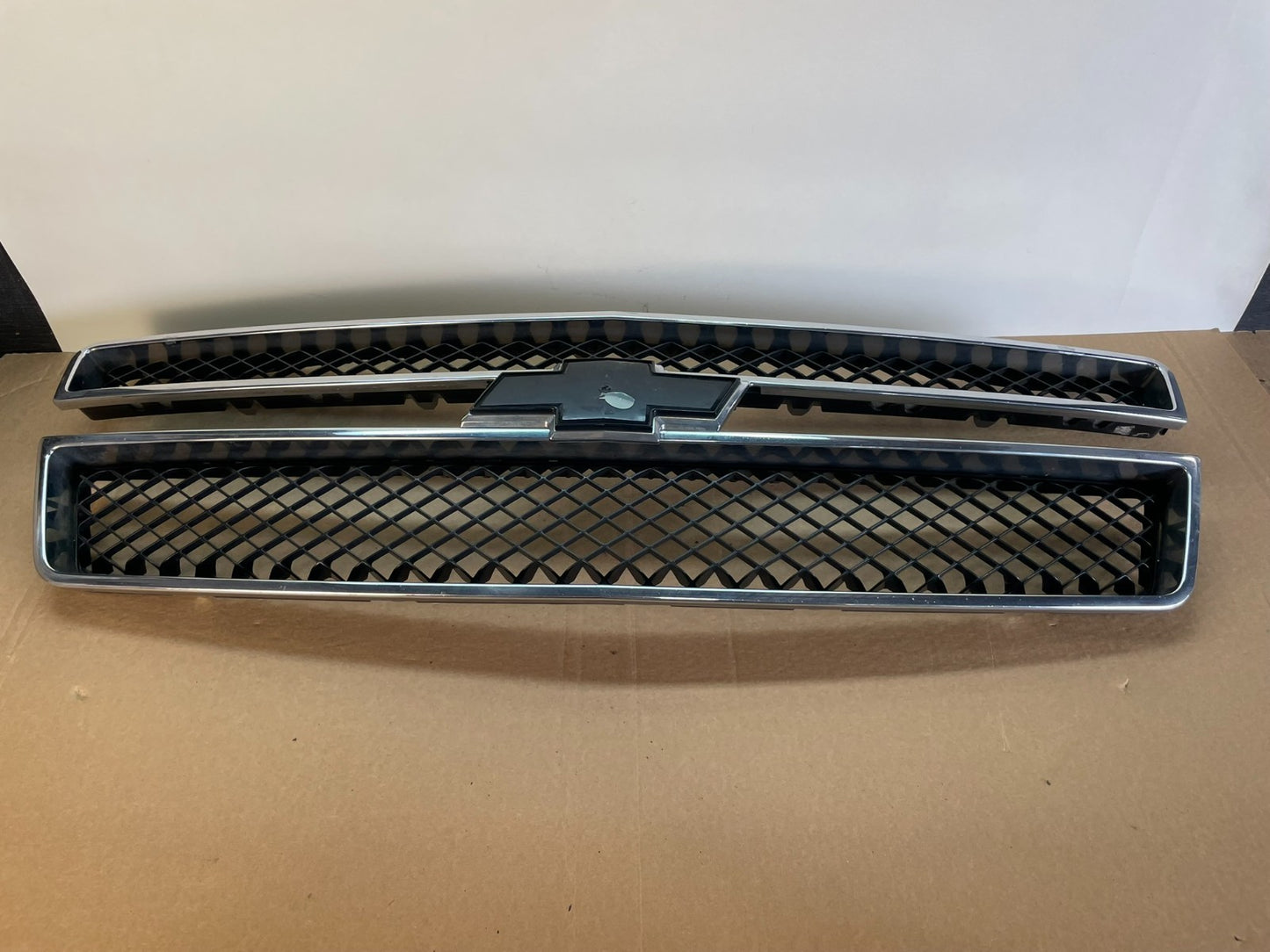2007 to 2014 Chevrolet Tahoe Suburban Lower Upper Grill Grille Set AG9977 DG0