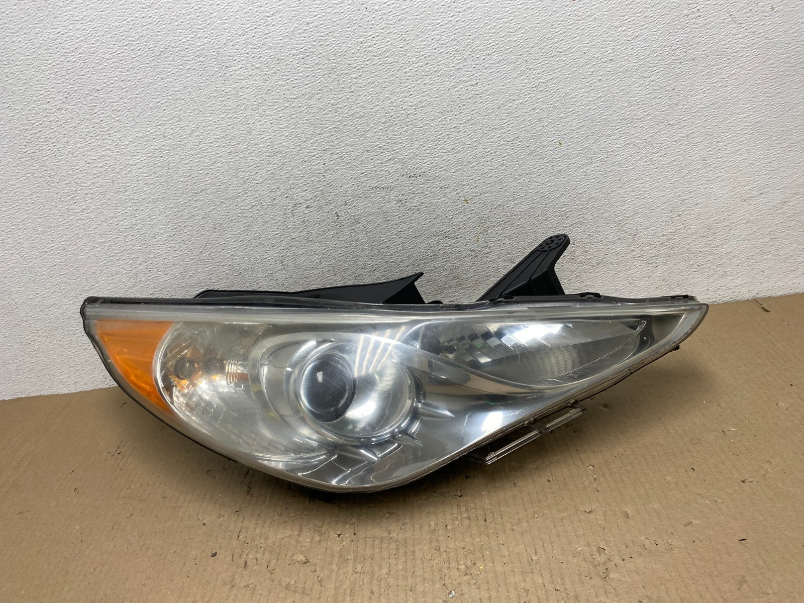 2011 - 2014 Hyundai Sonata Right Passenger Rh Side Headlight Halogen AE9749 DW0