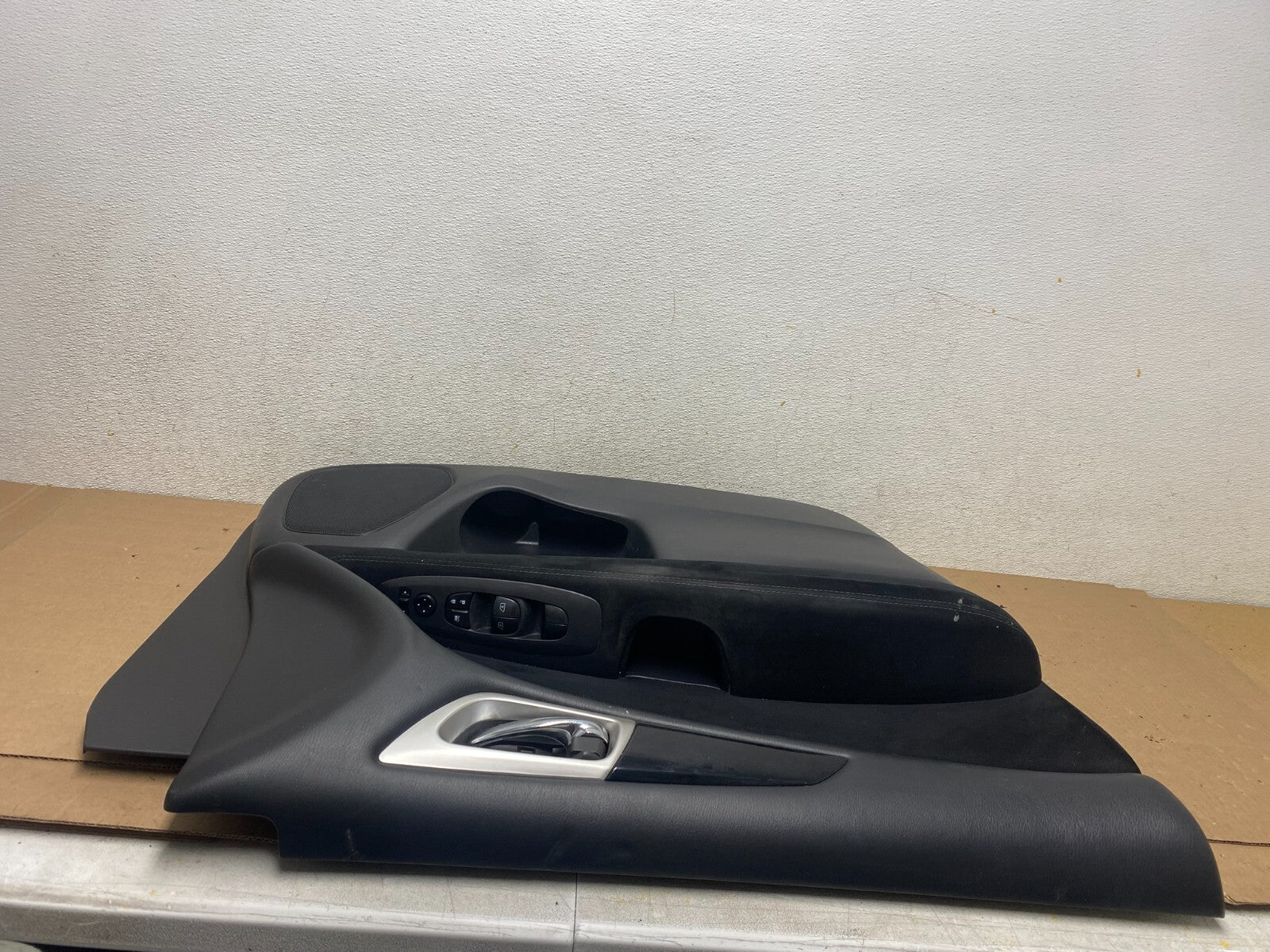 2013 to 2016 Nissan Pathfinder Front Left Driver Door Panel Black M7103 OEM DG5