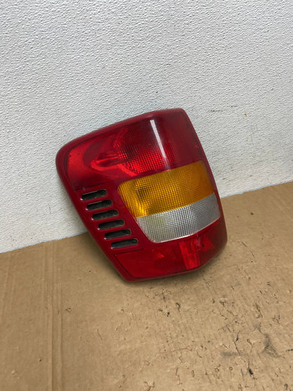 1999 - 2004 Jeep Grand Cherokee WJ Left Driver Lh Tail Light AD3097 LK2
