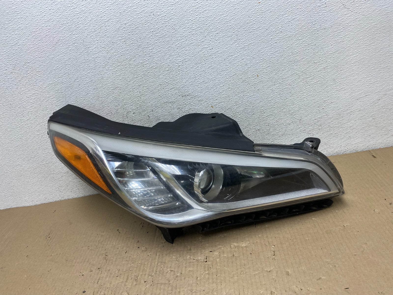 2015-2017 Hyundai Sonata Right Passenger RH Side Halogen Headlight AE9746 DW0