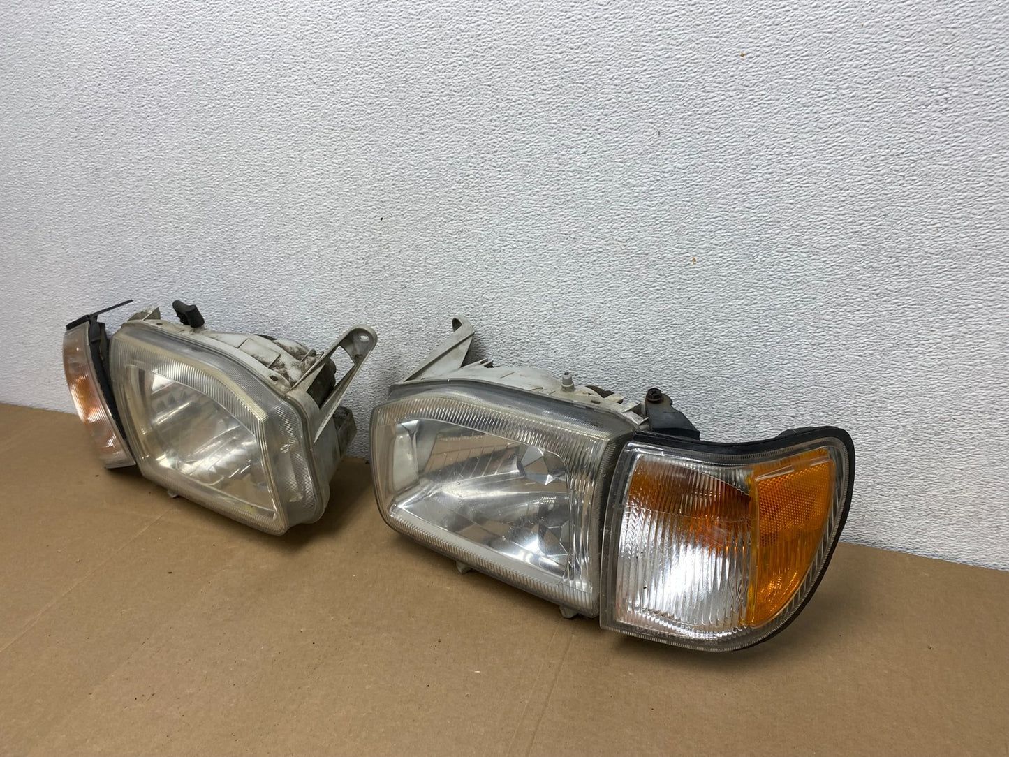 1999-2004 Nissan Pathfinder Left+Right Side Set Halogen Headlights Oem AC5565 DW1