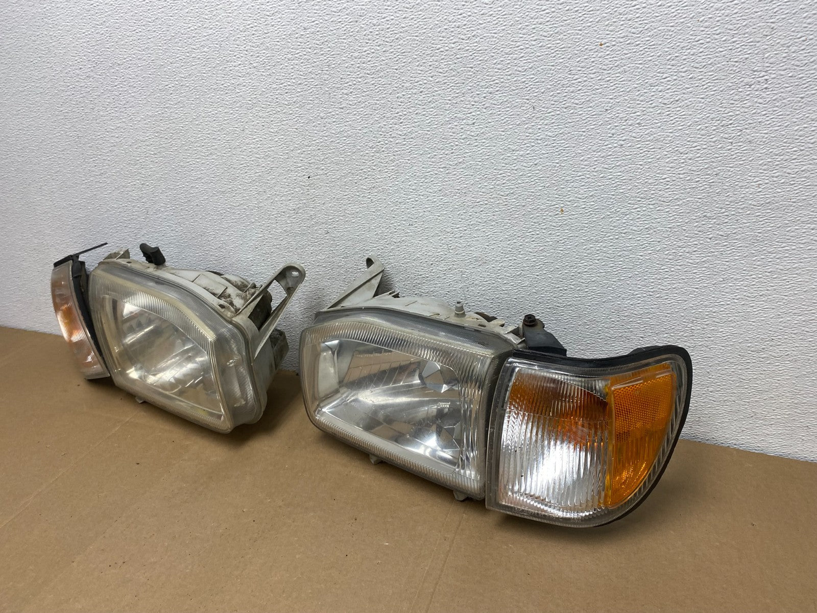 1999-2004 Nissan Pathfinder Left+Right Side Set Halogen Headlights Oem AC5565 DW1
