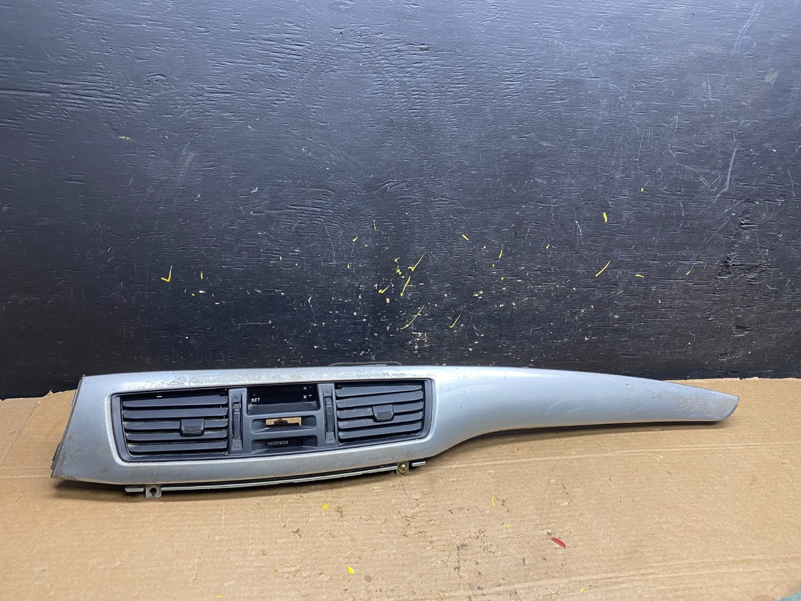 2003-2006 Mitsubishi Lancer Center Dash Air Vent Trim Panel OEM w9681 DG0