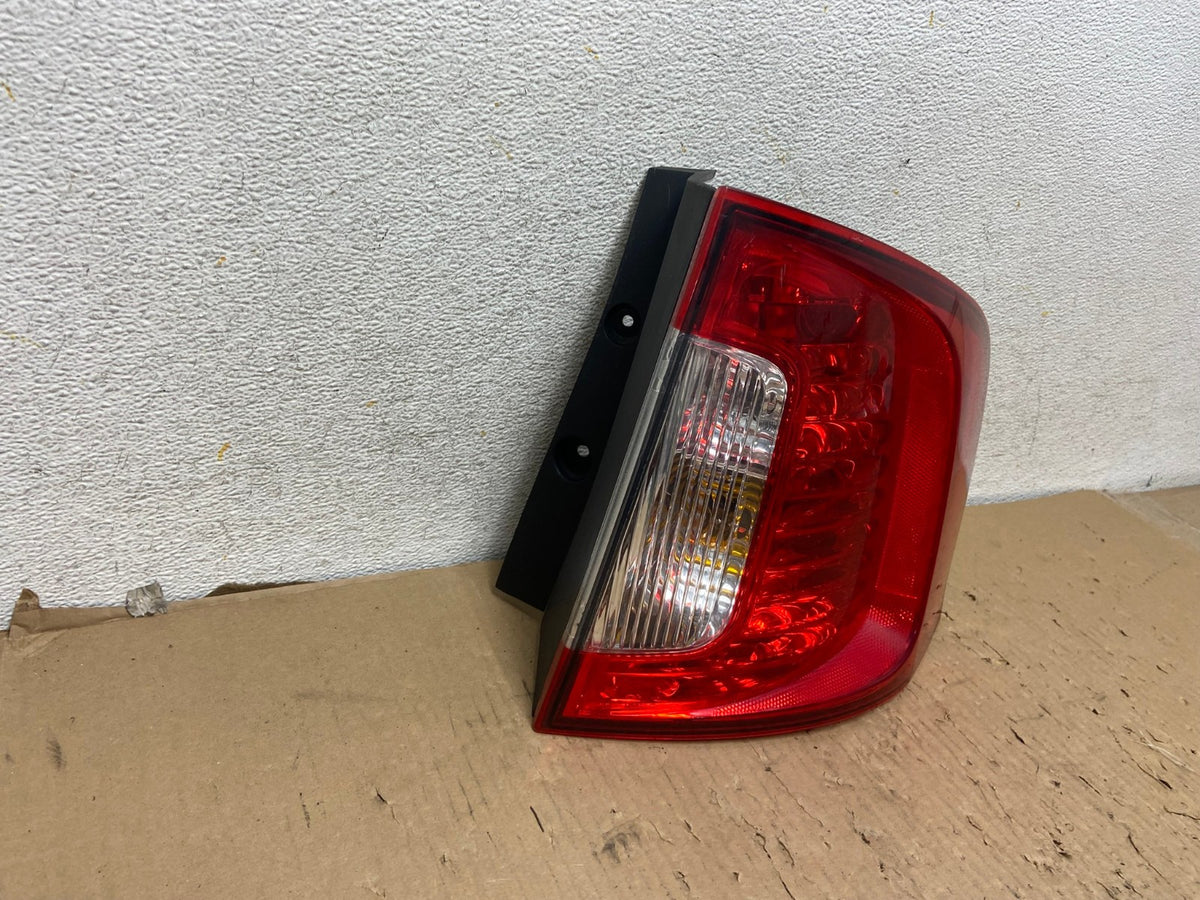 2011 2012 2013 2014 Ford Edge Right Passenger RH Side Tail light AH2909 LK1