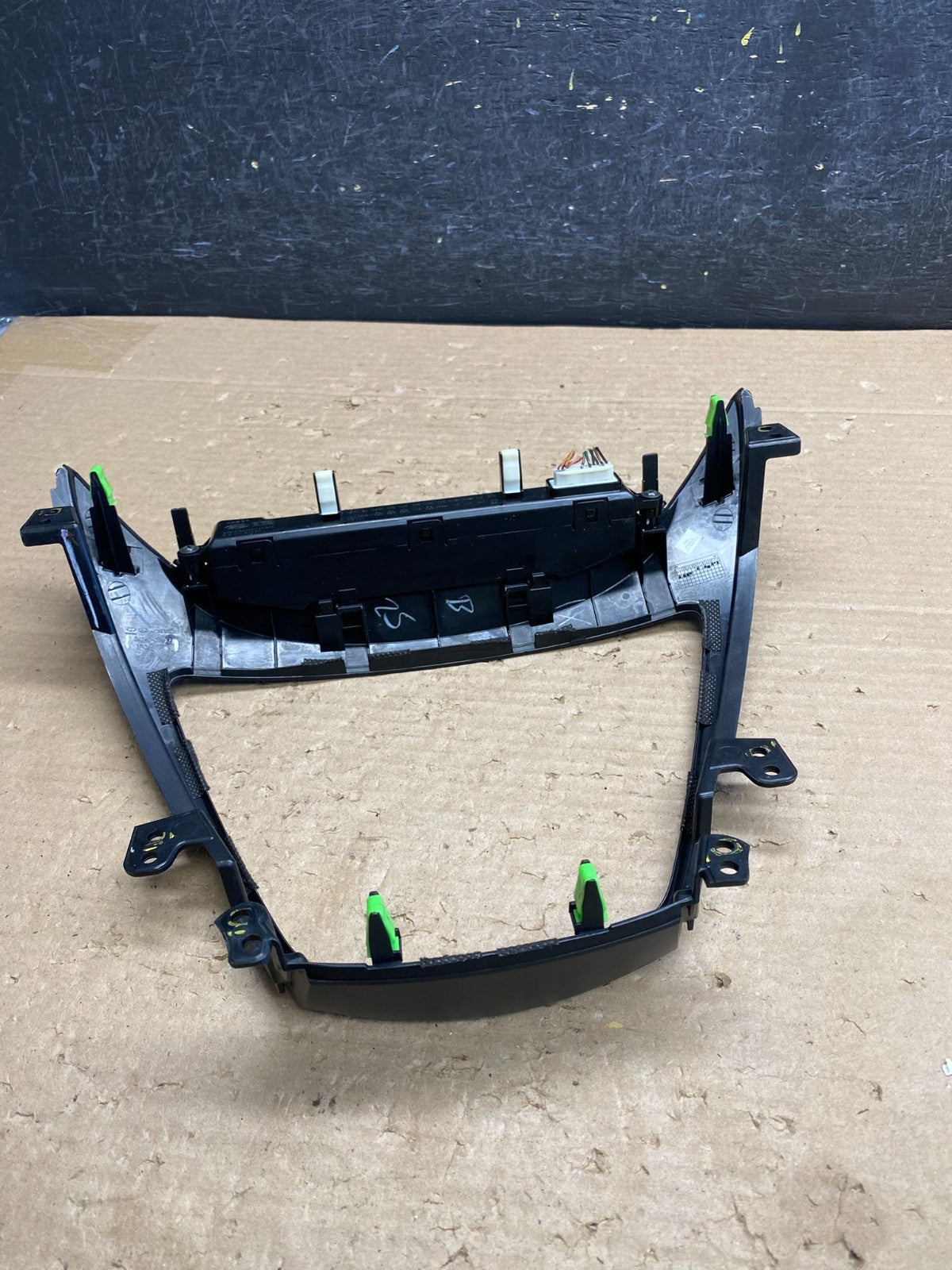 2011-2013 Hyundai Elantra Dash Radio Bezel Clock Display Trim AG8409 DG4
