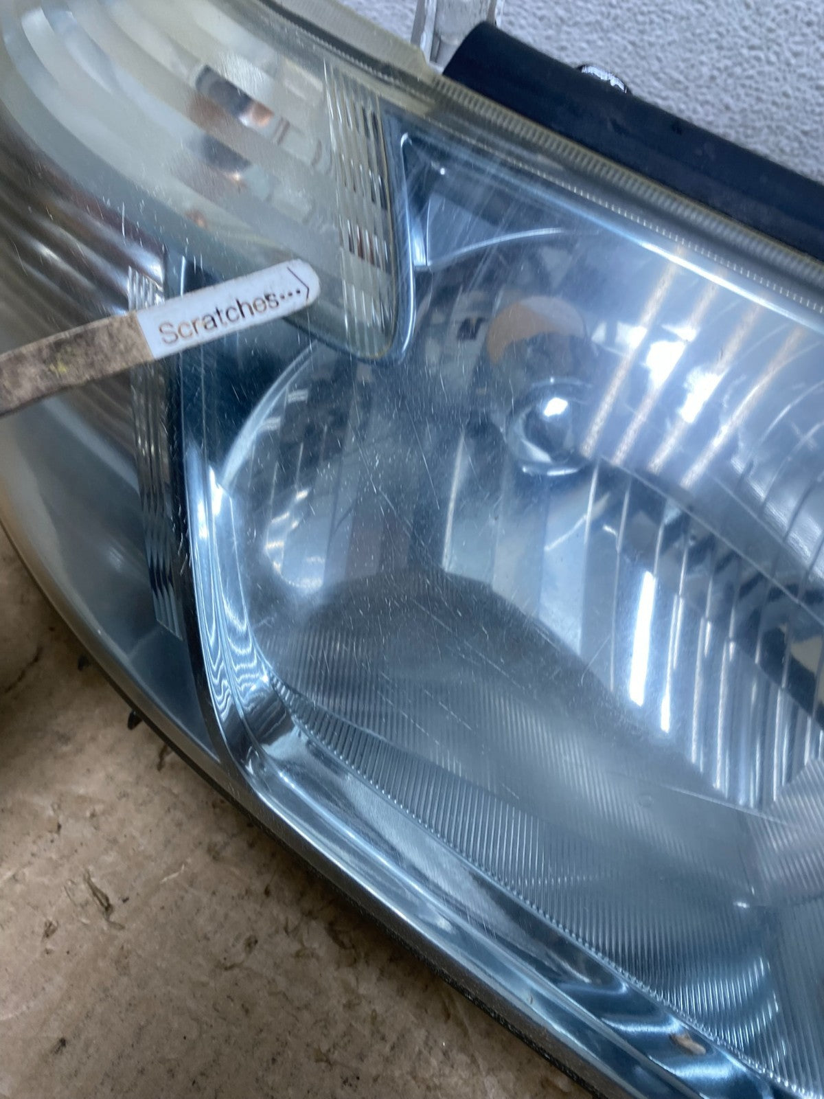 2008-2010 Toyota Highlander Hybrid Right Passenger Blue Headlight AG0557 DW3