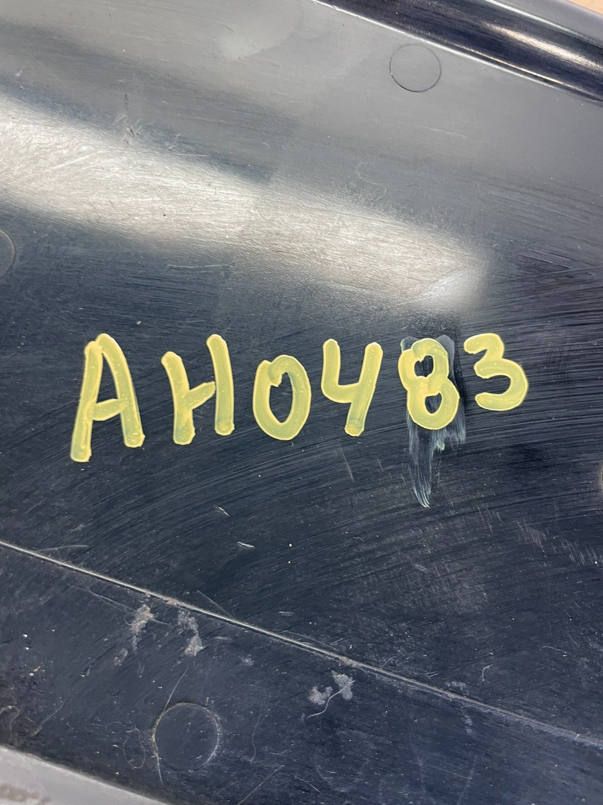 1992 1993 Chevrolet Cavalier Rear Trunk LID Center Tail Light AH0483 DG5