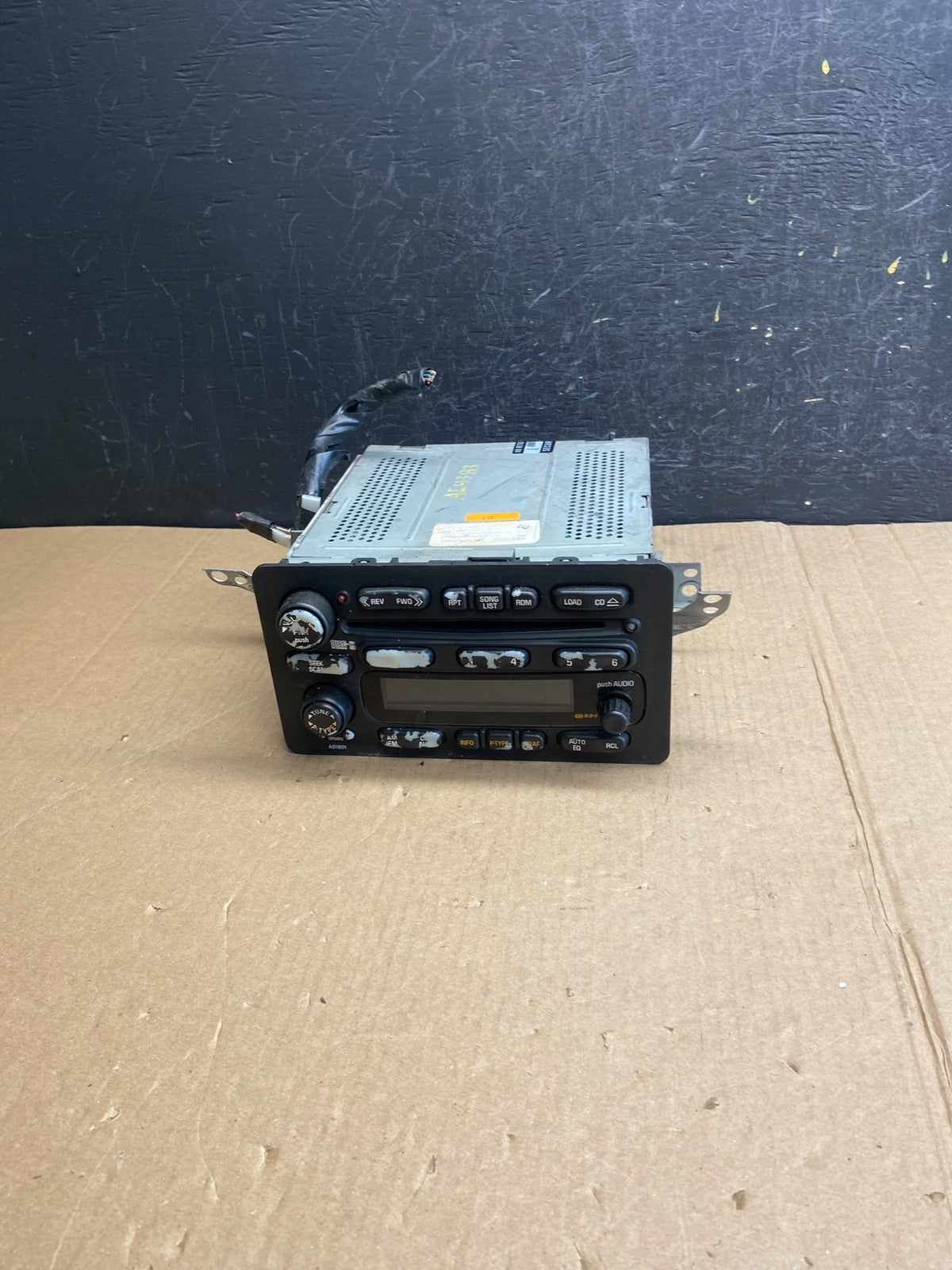 2003 - 2008 Pontiac Vibe GMC 6 Disc AM FM Radio Player Receiver AE4383 DG0