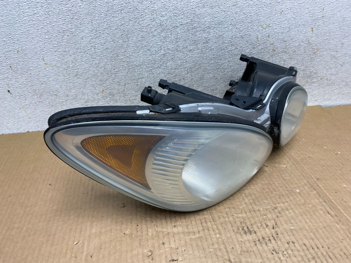 2005 - 2008 Buick Lacrosse Allure Right Passenger RH Headlight Halogen AI6629 DW2