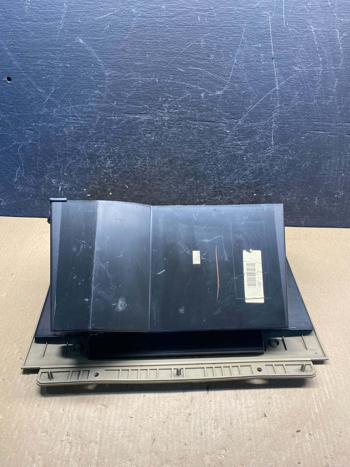 2004 to 2008 Ford F-150 Front Right Passenger Storage Glove Box AG1868 DG3