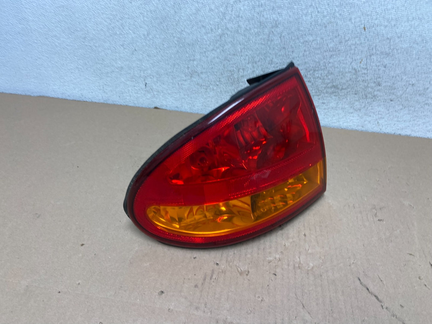 1999 to 2004 Oldsmobile Alero Left Driver LH Side Tail Light AG5781 DG2