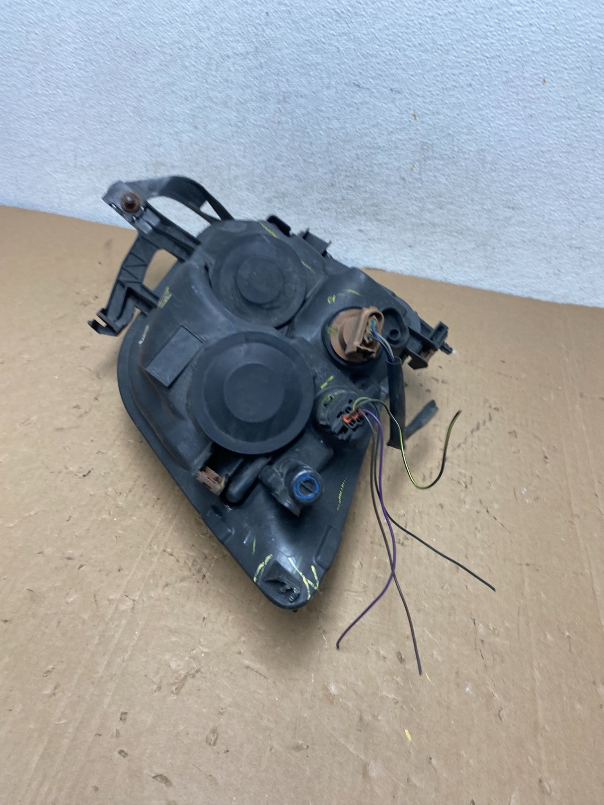2006 to 2009 Ford Fusion Headlight Left Driver LH Side AD8091 DW8