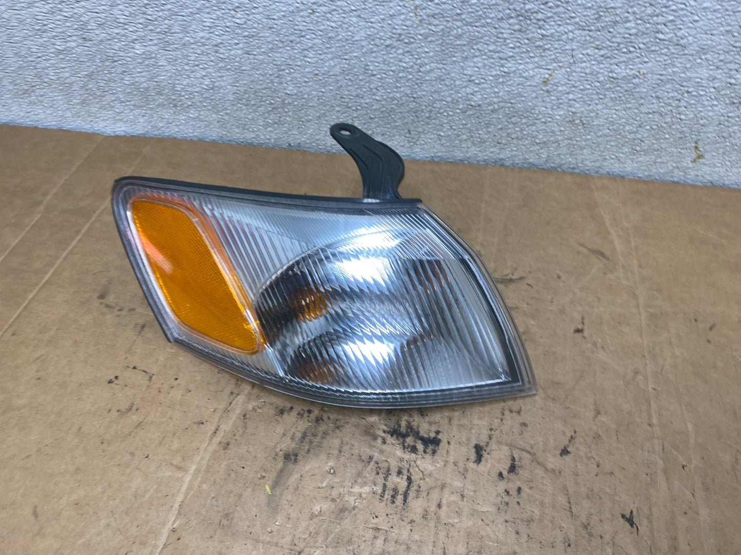 1997 1998 1999 Toyota Camry Right Passenger RH Turn Signal T2166 DW1