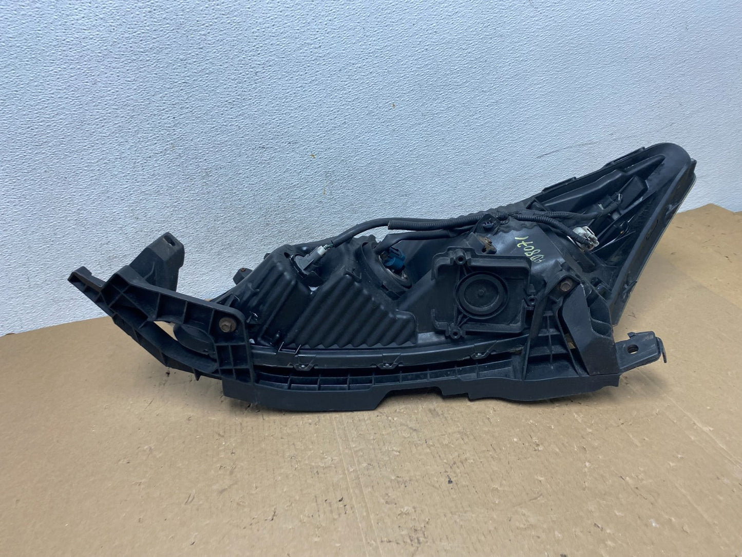 2008 to 2012 Honda Accord Sedan Right Passenger RH Headlight AD8071 DW8