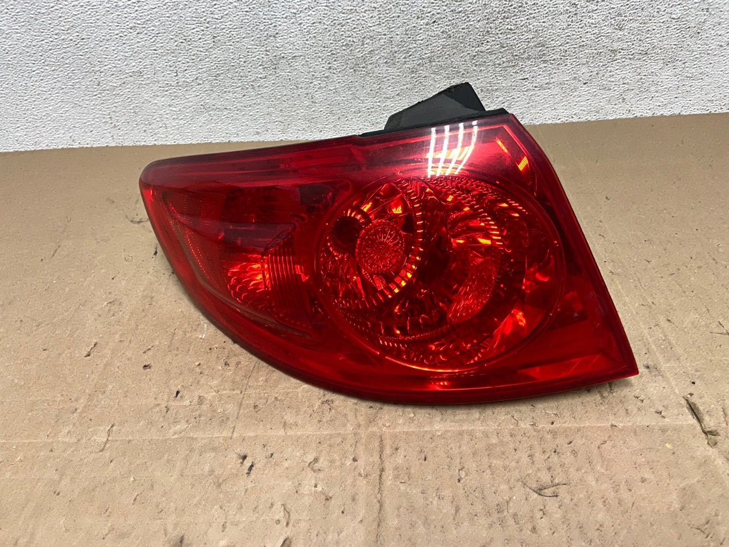 2007 - 2009 Hyundai Santa Fe Left Driver LH Side Tail Light AE6477 LK0