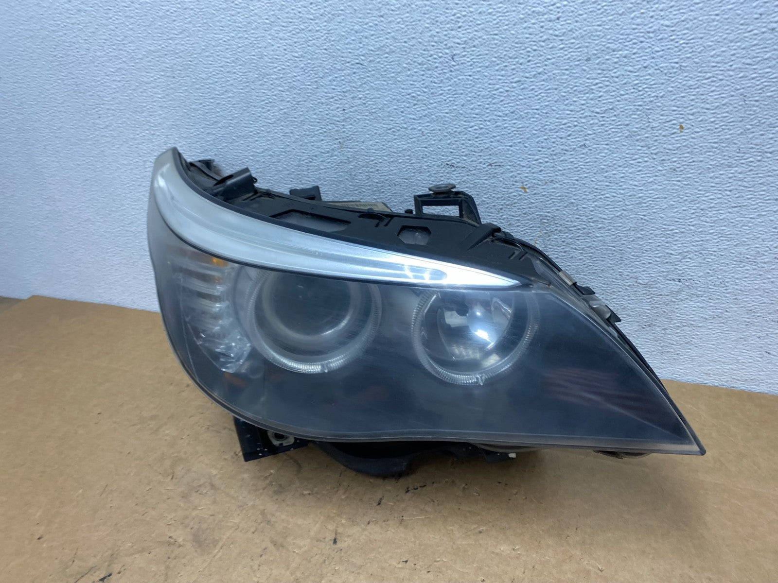 2008 to 2010 Bmw 5 Series 528i Halogen Right Headlight AD5231 DW1