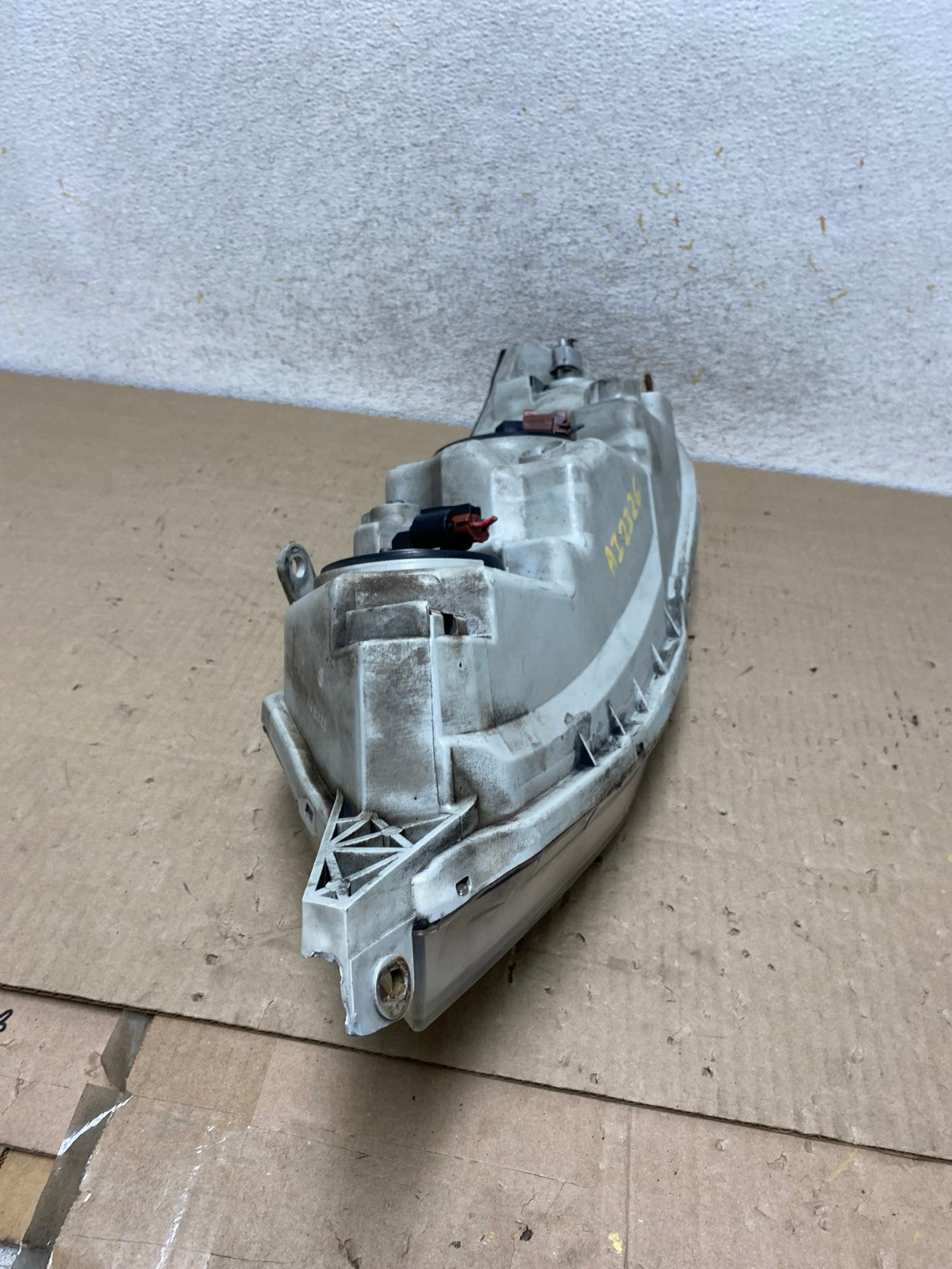 2000-2004 Toyota Avalon Halogen Headlight Right Passenger RH AI2326 LK9