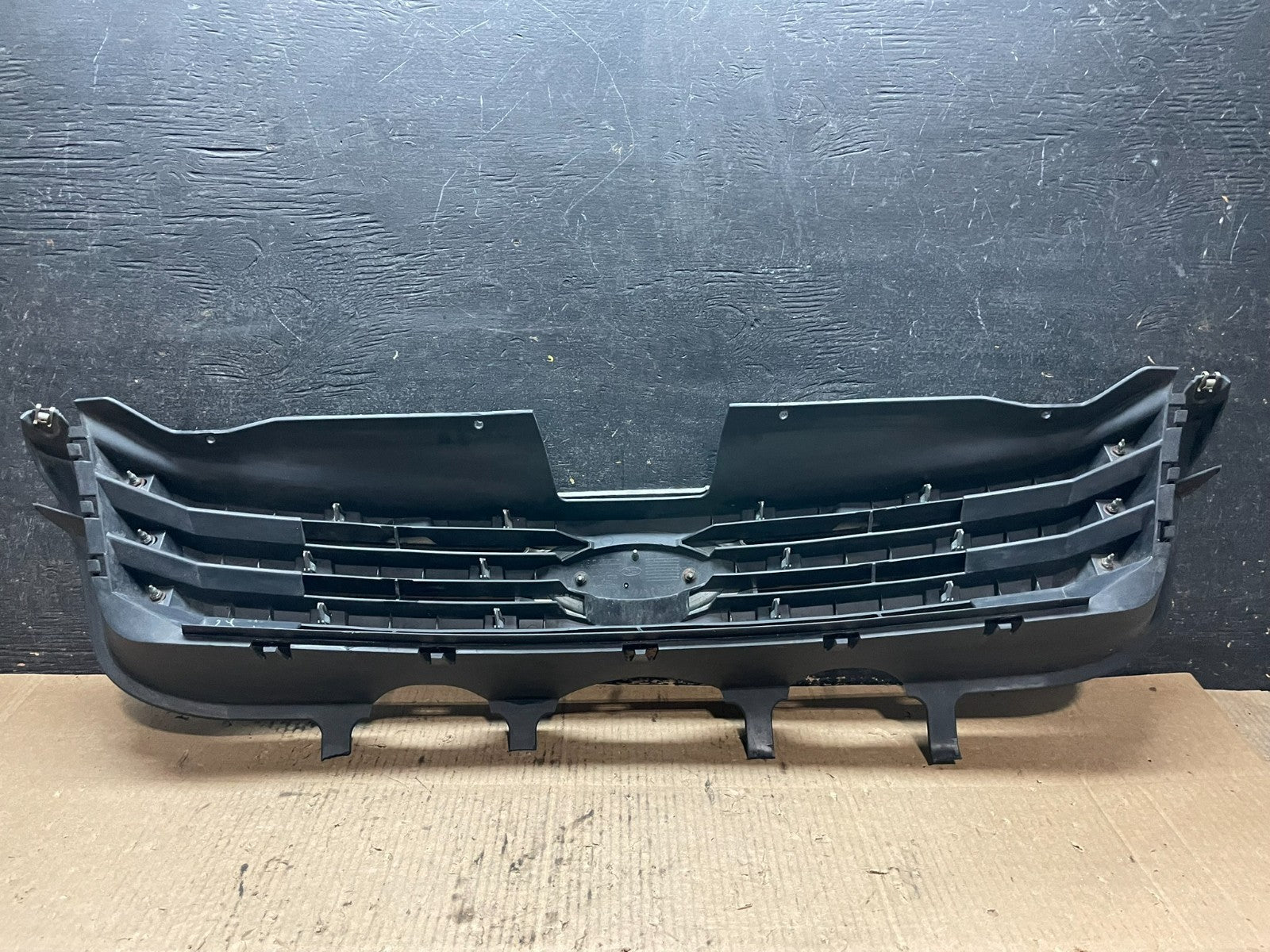 2006-2009 Ford Fusion Upper Grill Grille With Emblem  Oem X9801 DG5