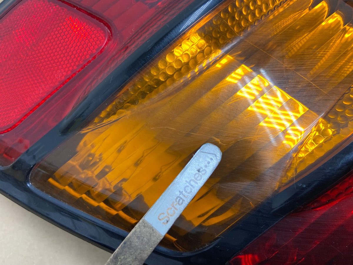 2003 - 2008 Pontiac Vibe Left Driver LH Side Tail Light AG9137 LK3