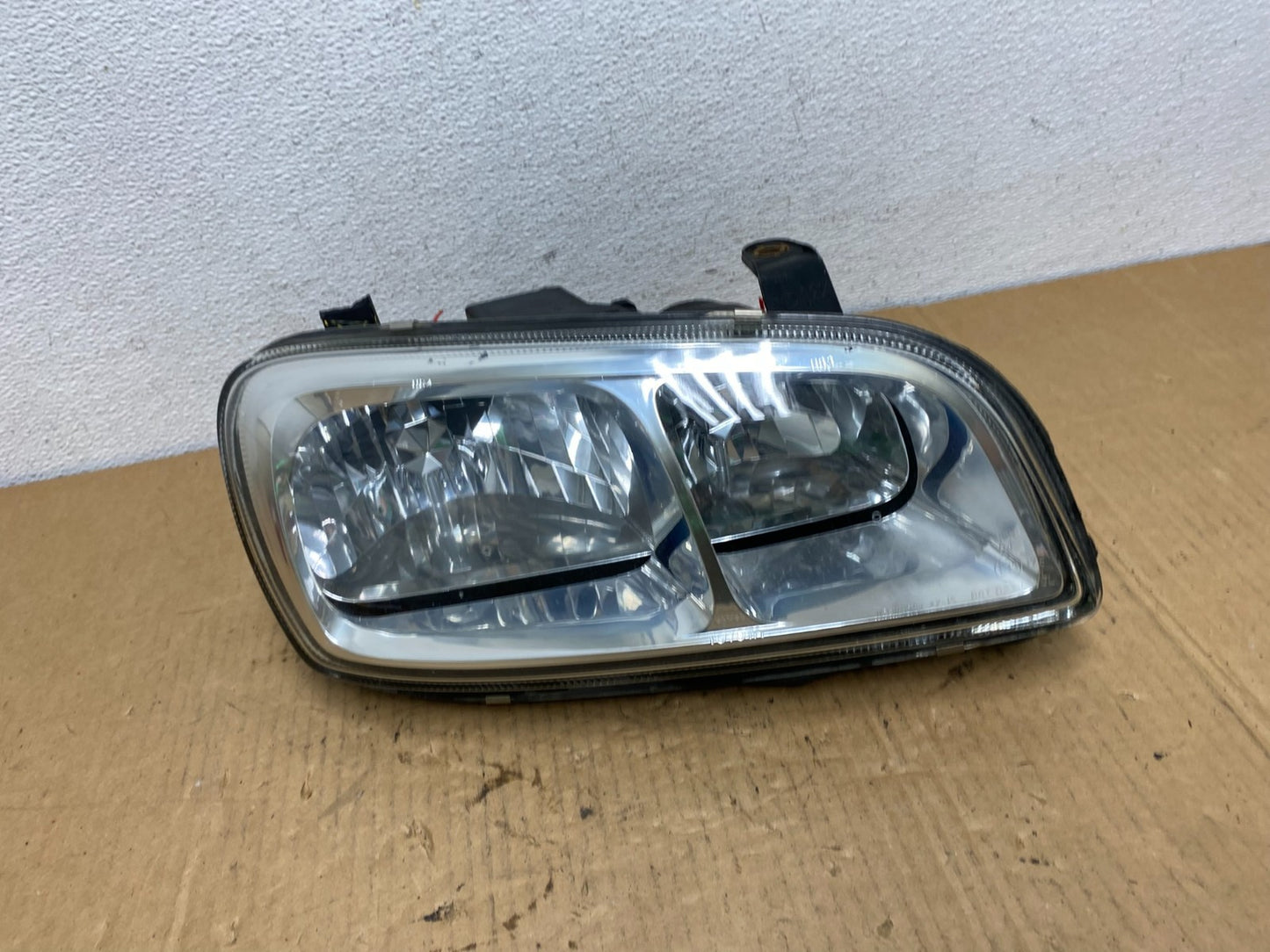 1996 - 2000 Toyota Rav4 Right Passenger RH Side Headlight Halogen AC7636 DG0