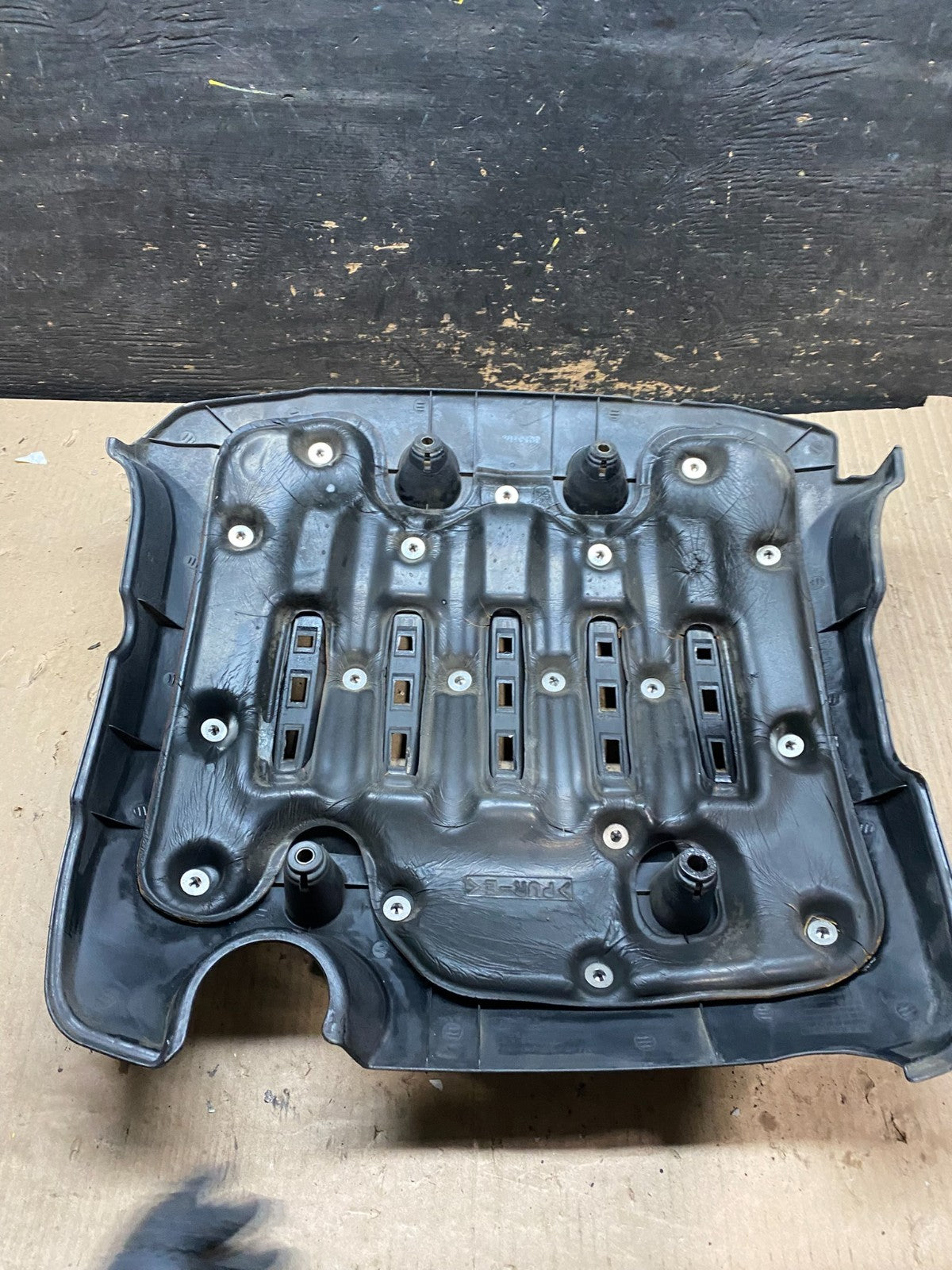 2005 to 2009 Kia Sportage Engine Motor Cover V3990 DG5