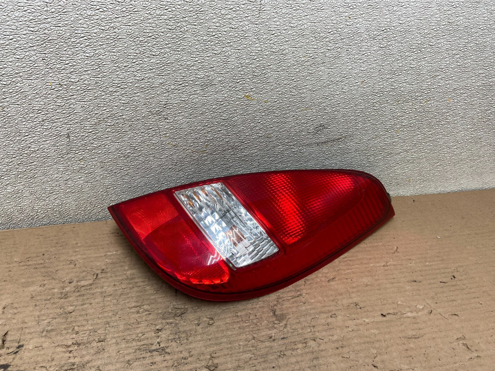 2002 to 2004 Suzuki Aerio Wagon Right Passenger RH Tail Light AA9751 LK0