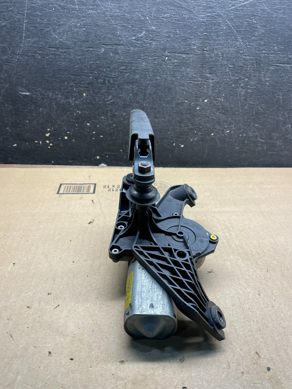 2011 to 2014 Ford Edge Licnoln MKX Rear Windshield Wiper Motor OEM W4128 DG4