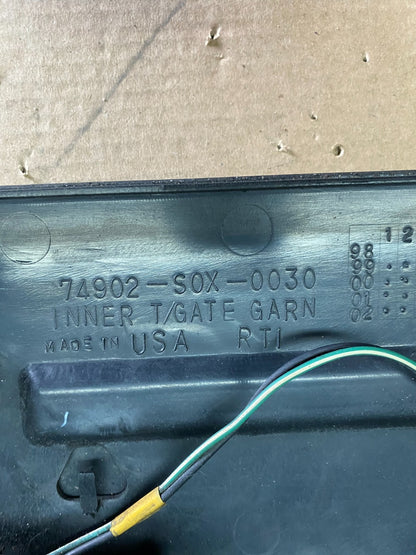 1999 to 2004 Honda Odyssey Rear Trunk Spoiler Gate Oem V6963 DG7