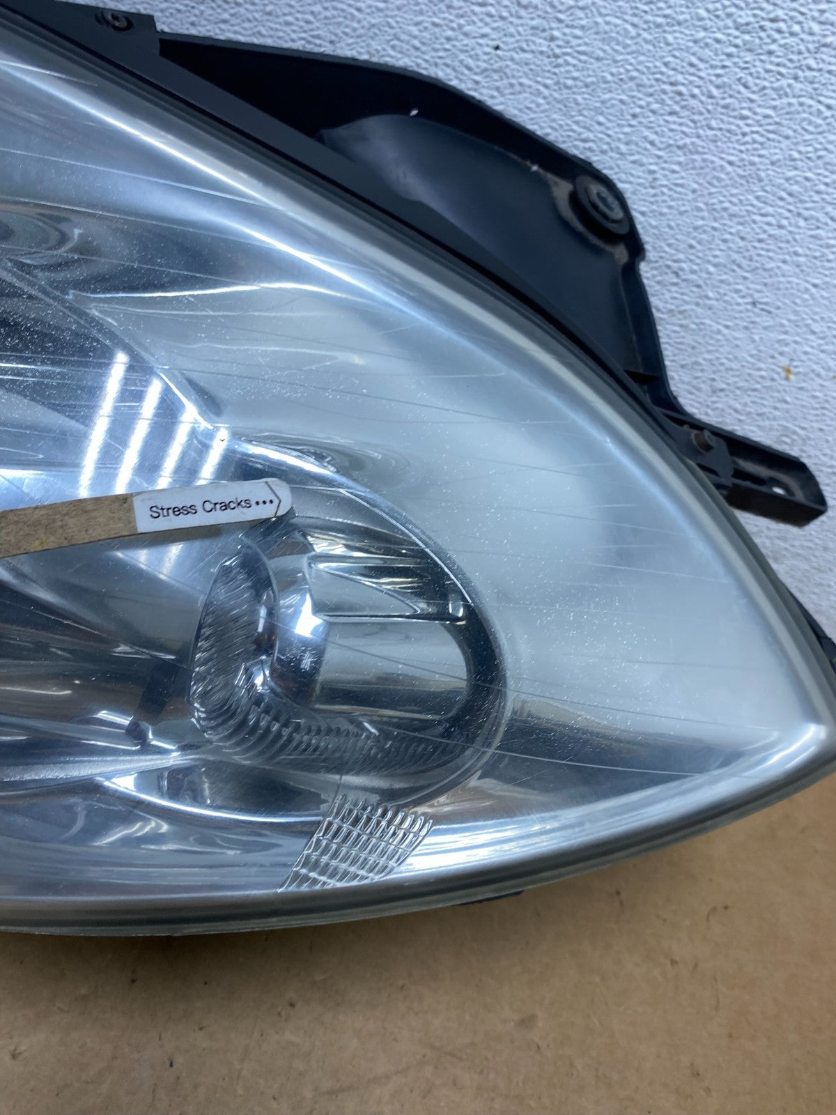 2008-2012 Buick Enclave Left Driver Headlight Xenon Hid One Ballast AE3044 DW4