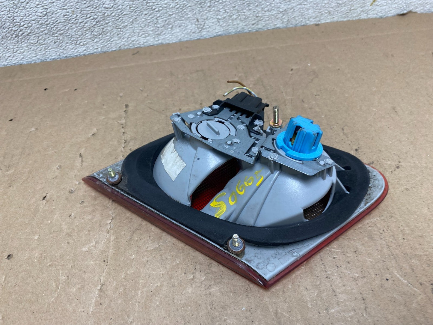1996 - 1999 Mercedes-Benz E W210 E320 Right Passenger Inner Tail Light S0665 DW4