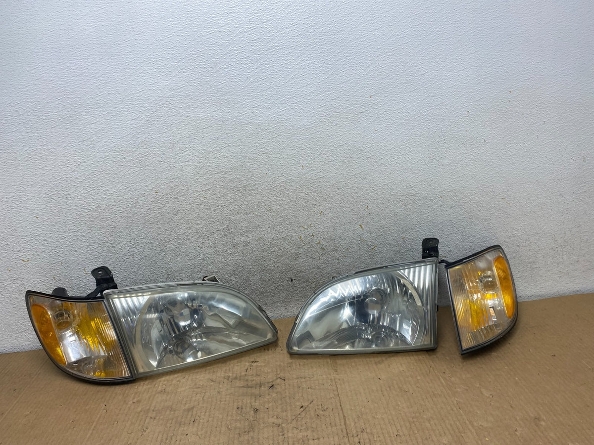 2001 2002 2003 Toyota Sienna Left+Right Side Set Headlights Halogen AI7932 DW0