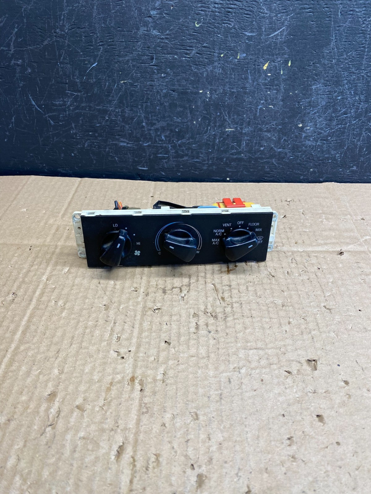 1992 to 1996 Ford F150 Heater A/C Climate Control ac9567 DG0